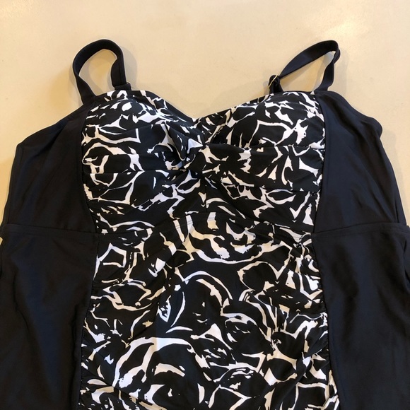 NWT AVA & VIV Women’s Swimsuit Bathing Suit Tankini Top 22W 3X - Picture 4 of 9